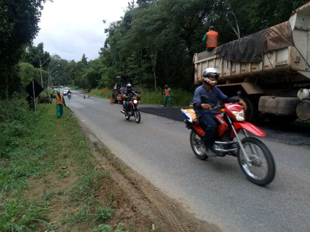 Camacã: As máquinas mais pesadas chegaram no trevo e o recapeamento asfáltico segue em ritmo acelerado